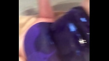 Jemma يتبول على نفسها