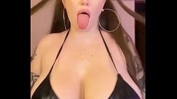 Big tits tik tok, what is her name?