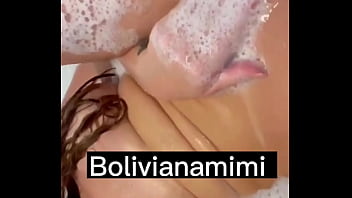 Quires tomar un baño de espuma conmigo?.... entra en el link del video