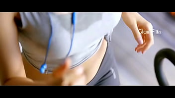 Kiara Advanisexvideos - Kiara Advani Hot Entry Scene - XVIDEOS.COM