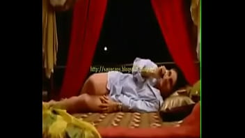 Kareena Kapoor and Saif Ali Khan hot Naked scene