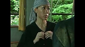 【ヘンリー塚本】なんとスケベな女クメール人のゲリラ兵士！軍人だけに淫乱でした。