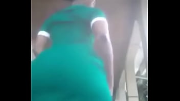 Ghanaian big ass nurse shows twerking moves