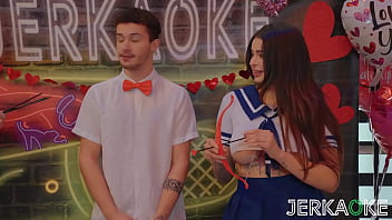 Jerkaoke- Curvilínea Juicy Latina Carolina Cortez é fodida no estilo cachorrinho