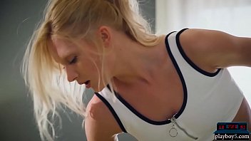 Tight blonde teen Gerda Rubia working out at her home