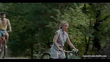 Sonja Gerhardt - Deutschland 83 - S01E02 (2015) - 2