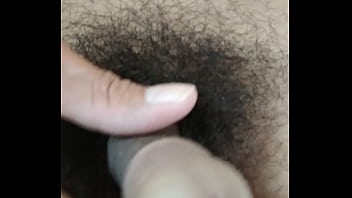 Pinoy Masturbate His Penis on Mobile