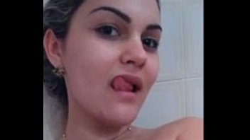 Carioca bucetuda se exibindo e gravando video intimo pelada Não Conto!