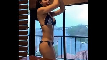 Livia Brito baile sexy