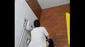 Espiando wc