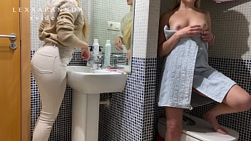 Image for porn video CUANDO TE ESTAS MASTURBANDO EN EL Baño Y ENTRA TU HERMANA A at Xvideos