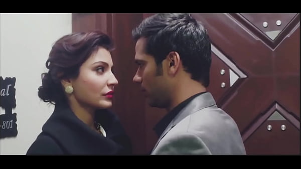 bollywood actress hot kiss sex movie [ Duration: 00:40 ]