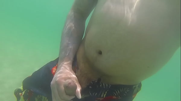 masturbate in ocean in hawaii sex movie [ Duration: 00:48 ]