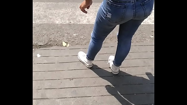 hermoso culo de venezolana en per uacute anal [ Duration: 00:26 ]