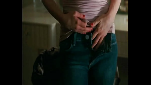 amanda seyfried and julianne moore lesbian scene in chloe p anal [ Duration: 04:18 ]