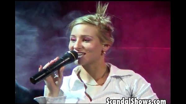 Hot girl get an amazing blowjob
