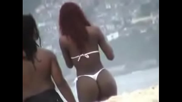 mulata de fio dental branco na praia sex movie [ Duration: 00:25 ]