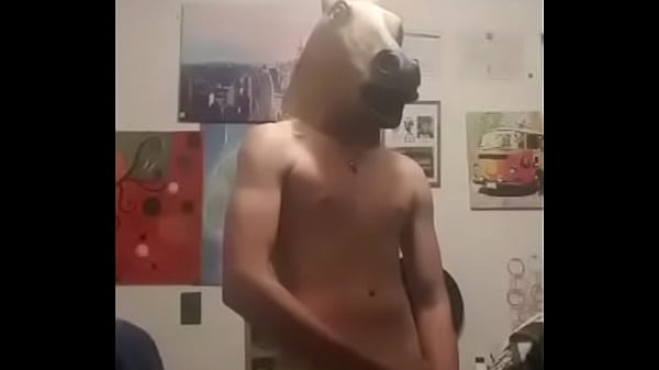 joven se masturba disfrazado de pony gay [ Duration: 00:55 ]