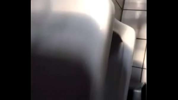 men pissing hidden cam gay [ Duration: 03:43 ]