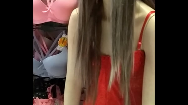 eligiendo vestuario en lima lingerie [ Duration: 01:09 ]