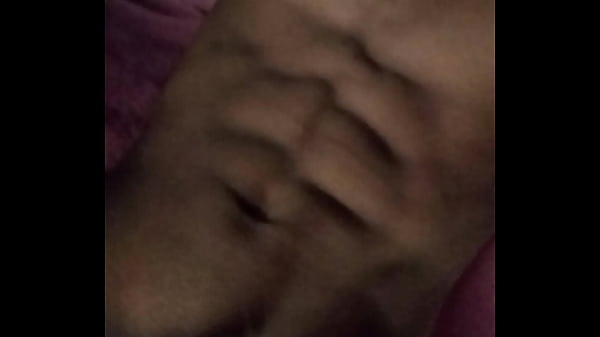 moreninhosafado brincando com a rola exotic [ Duration: 01:40 ]