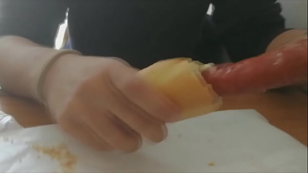 salsicha penetra brasileiro em pleno dia gay [ Duration: 00:31 ]