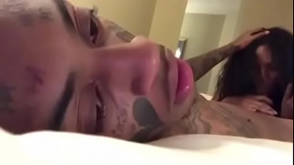 boonk getting his dick sucked woman [ Duration: 00:46 ]