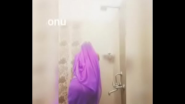 sonusissy hot show in saree in bathroom gay [ Duration: 02:07 ]