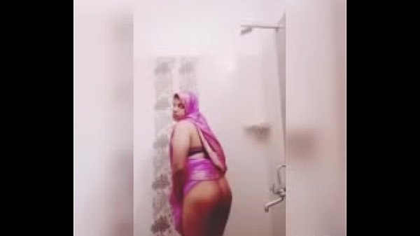 sexy sonu in hot saree shemale [ Duration: 02:53 ]