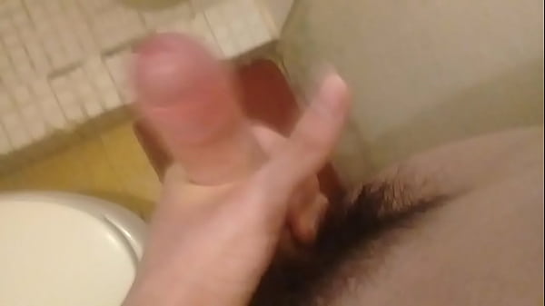 se masturba por unas buenas tetas shemale [ Duration: 01:05 ]