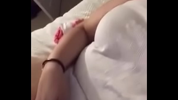 amature milf wet playing with herself toys [ Duration: 01:58 ]