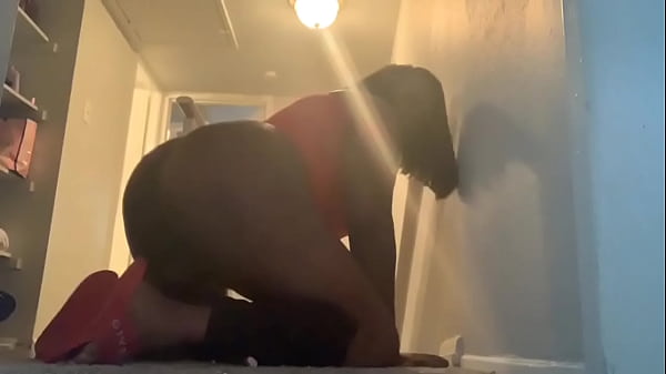 ig queenrobincartel who wants this tight wet fat ass shemale [ Duration: 01:49 ]