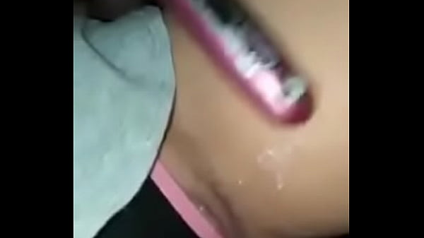 Siririca with hairbrush • Free Porno Video Gram, XXX Sex Tube