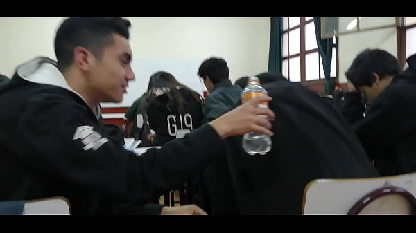 joven cita y padrastro garchando en la salita gay [ Duration: 00:33 ]