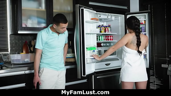 Kourtney Is Horny and Craving Some Good Dick so She Jumps on Johnny’s and Sucks and Fucks – Myfamlust