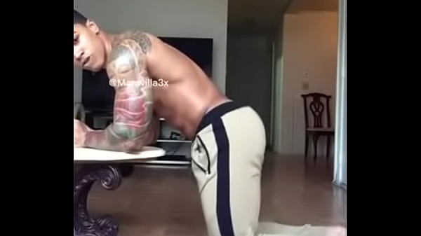 homem rebolando gostoso gay [ Duration: 00:50 ]