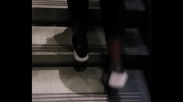 jiggly ass going upstairs ass [ Duration: 00:34 ]