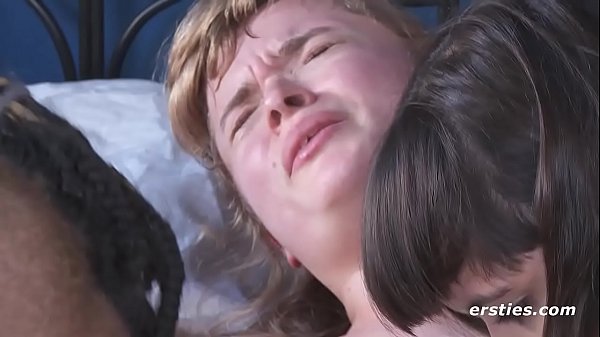 sizzling amateur threesome blonde [ Duration: 05:19 ]