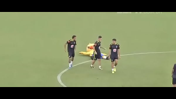 neymar de quatro e coutinho lhe empurrando o pinto gay [ Duration: 00:22 ]