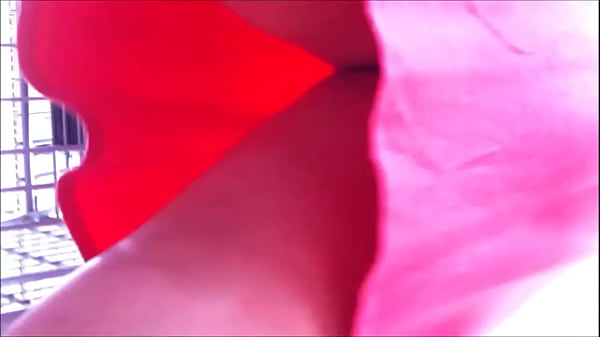 upskirts latina [ Duration: 00:59 ]