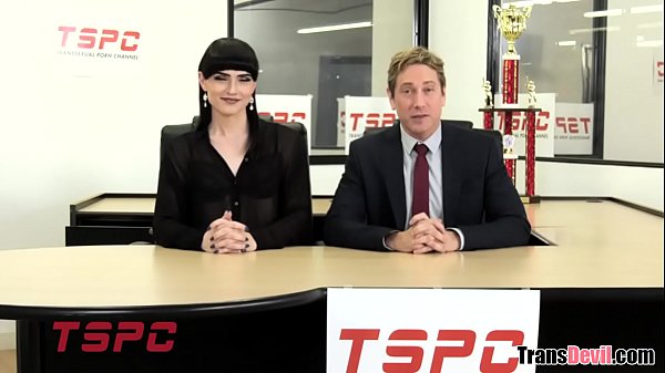 tranny basketball player casey kisses shemale [ Duration: 06:05 ]