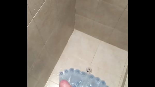 estallo de placer en la ducha gay [ Duration: 00:34 ]