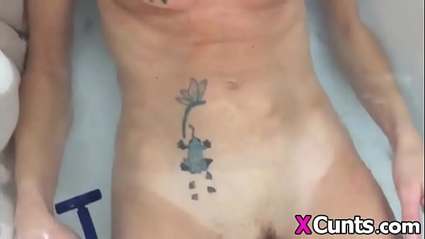 babe shaving her cunt sexy [ Duration: 01:05 ]