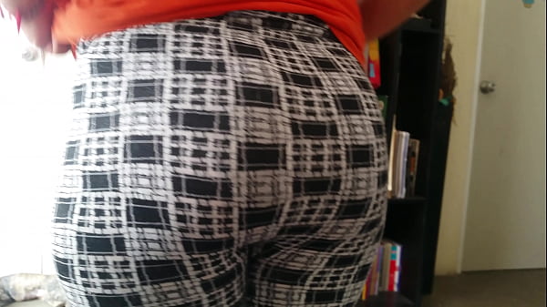 esposa culote hermozo ass [ Duration: 00:23 ]