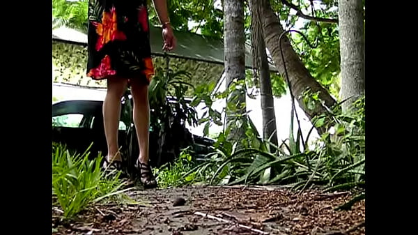 pissing in heels milf [ Duration: 01:22 ]