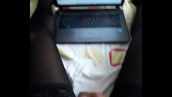 paja viendo porno gay [ Duration: 01:10 ]