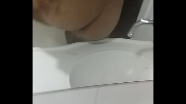 novinho safado soltando leite porra foda bareback gay [ Duration: 00:23 ]