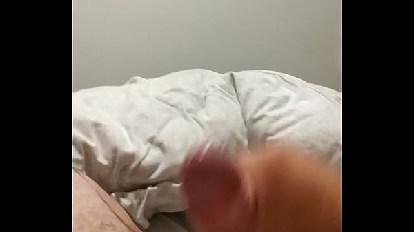 tio se pajea hasta que se corre gay [ Duration: 01:37 ]