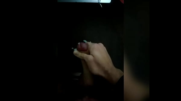 mais uma gozada grossa gay [ Duration: 00:32 ]