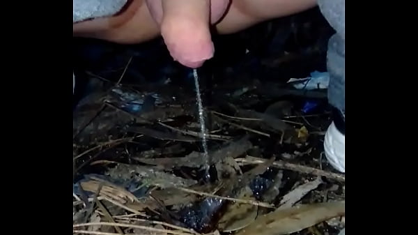 mijando com vontade e deitando fora a esporra pelo c uacute gay [ Duration: 01:13 ]